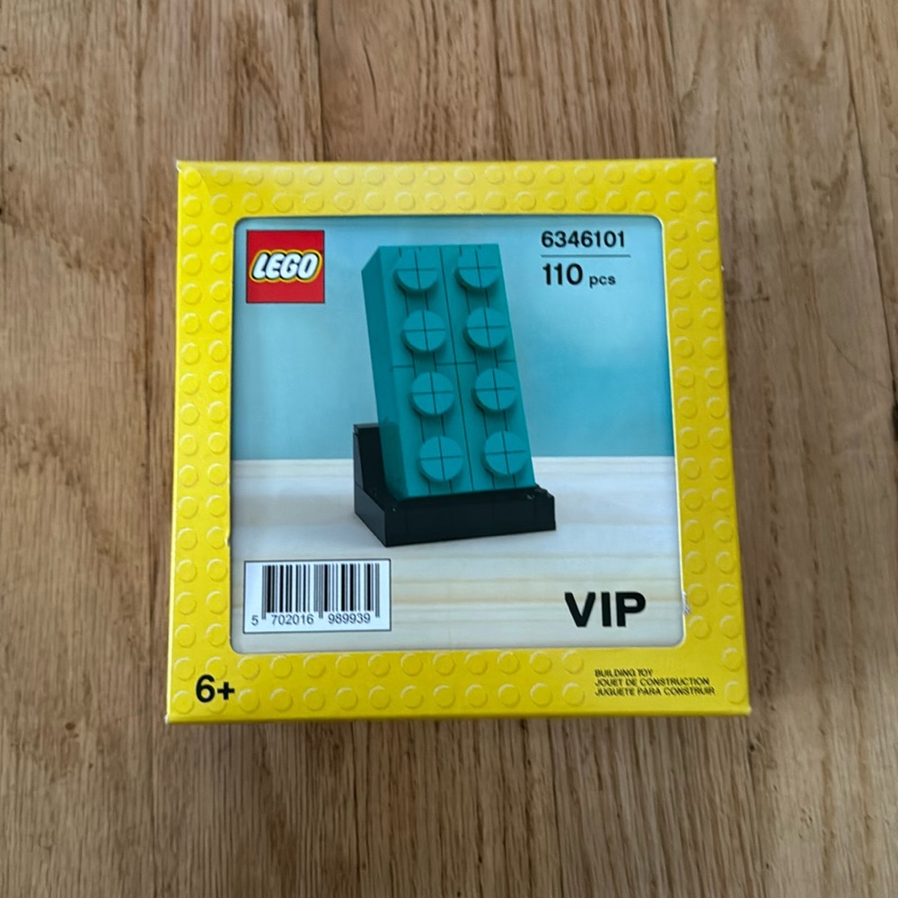 BNIB Lego VIP giant block set 6346101